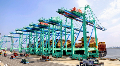 Warna-warni Pelabuhan Pintar di Terminal Tianjin
